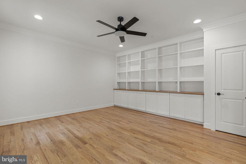 127 NOB HILL PARK DRIVE Unit: RIDGELINE