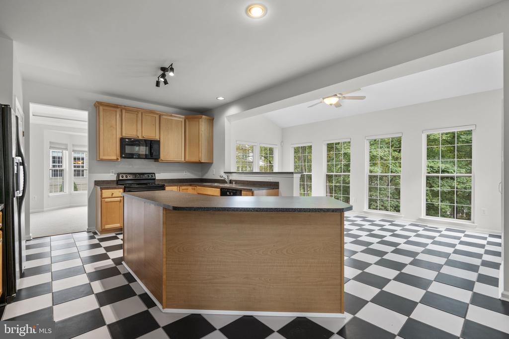 9012 FOREST OAKS ROAD