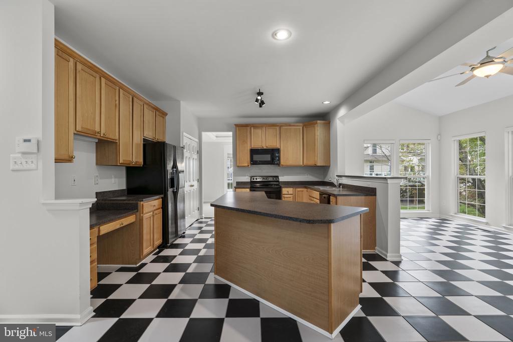 9012 FOREST OAKS ROAD