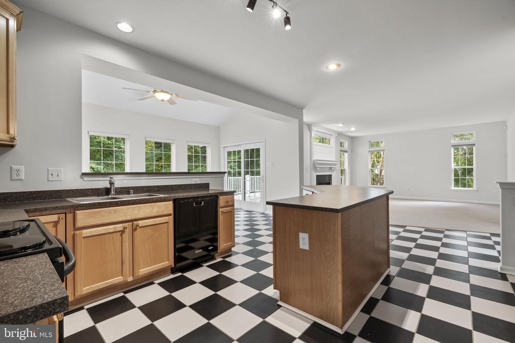 9012 FOREST OAKS ROAD