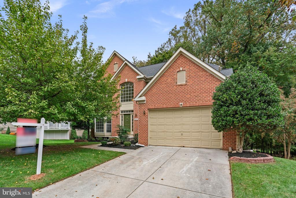 9012 FOREST OAKS ROAD