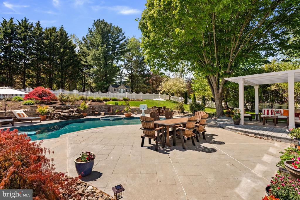 1935 BABBS COURT
