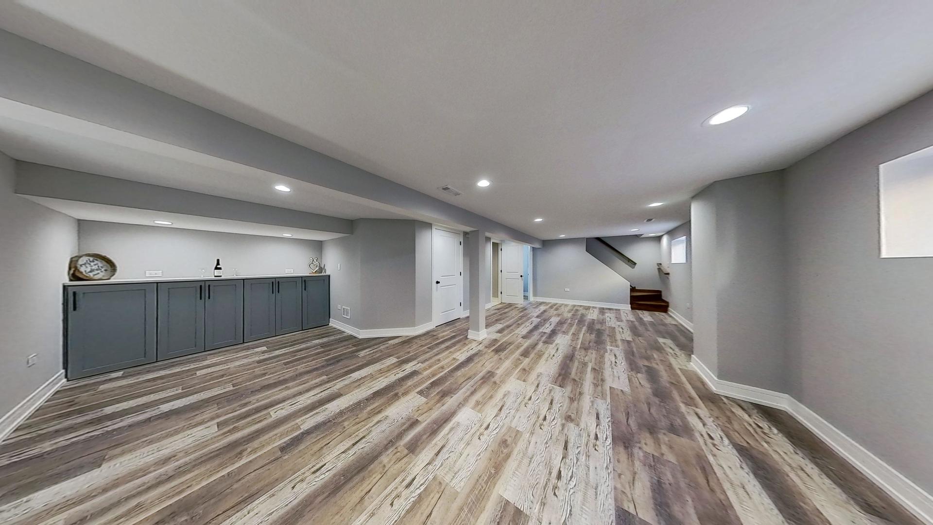 2210 W 81st Place