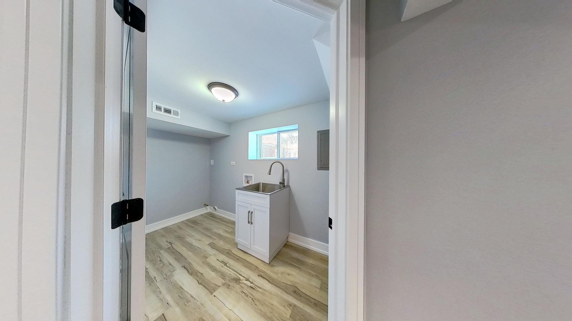 2210 W 81st Place