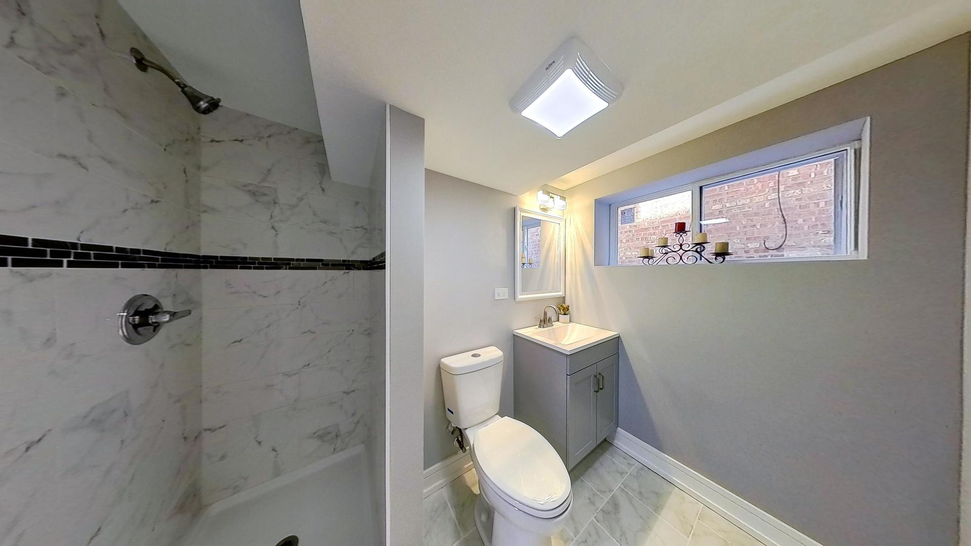 2210 W 81st Place
