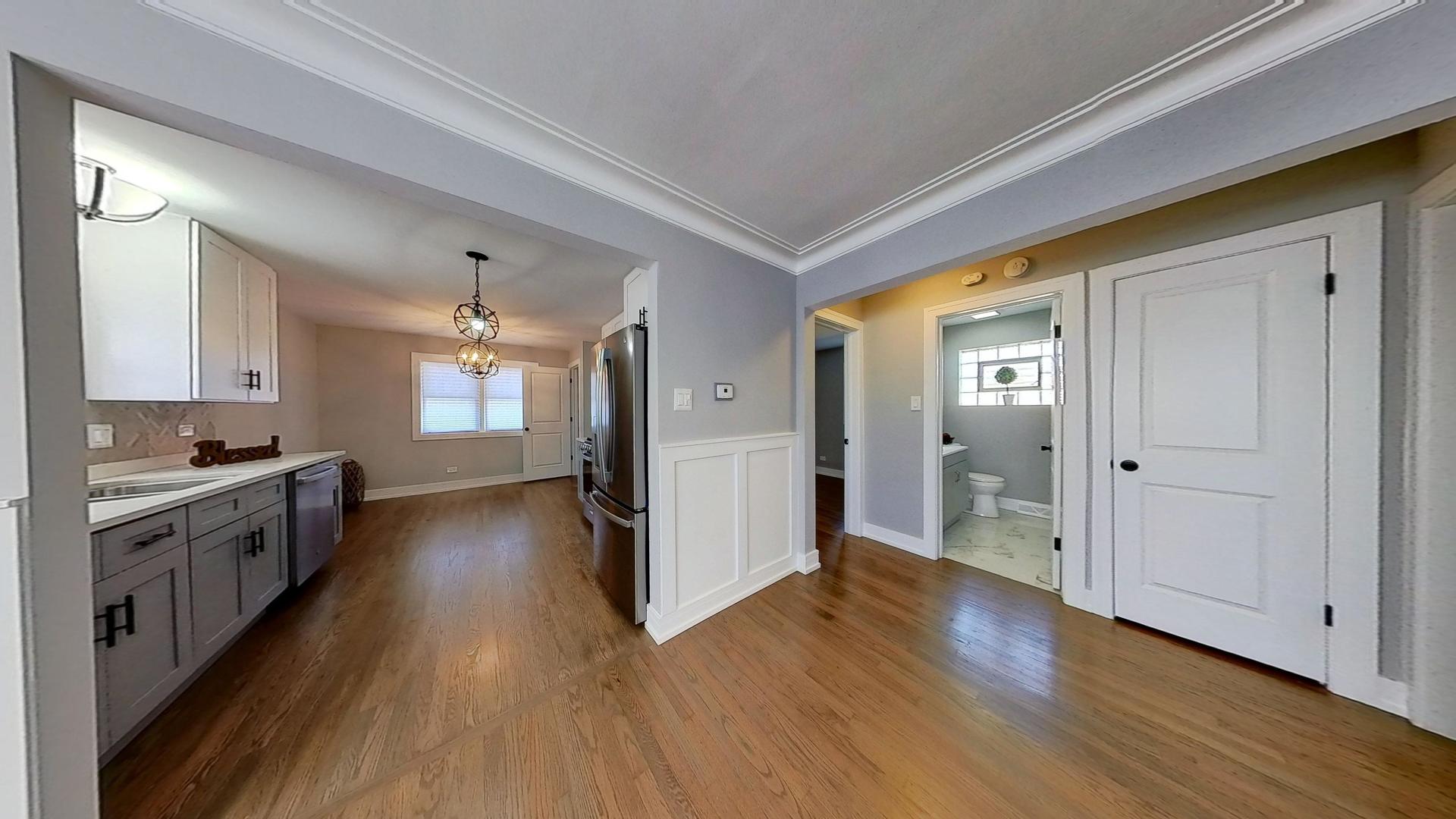 2210 W 81st Place