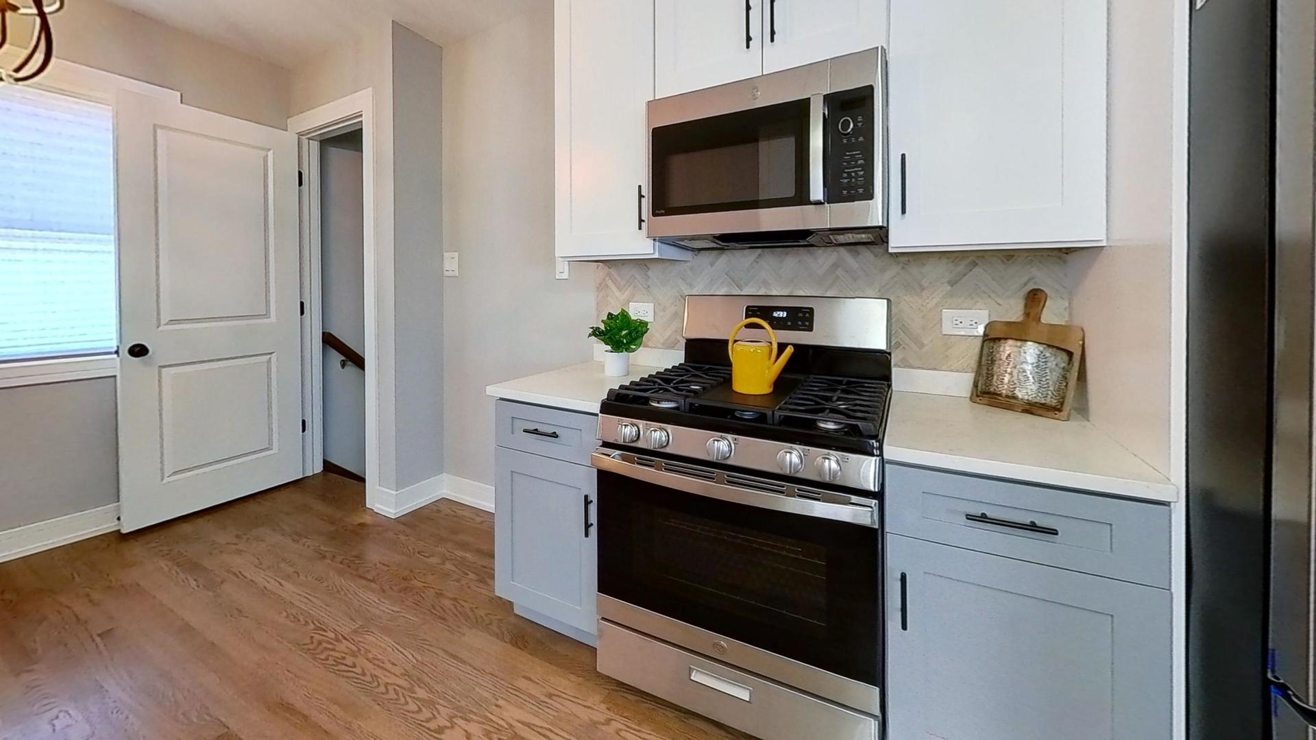2210 W 81st Place