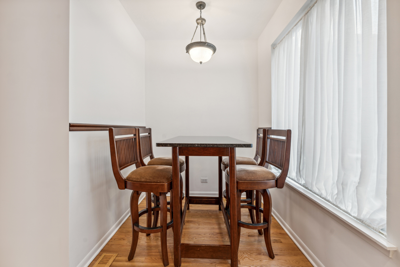 1716 E 54th Street Unit: I