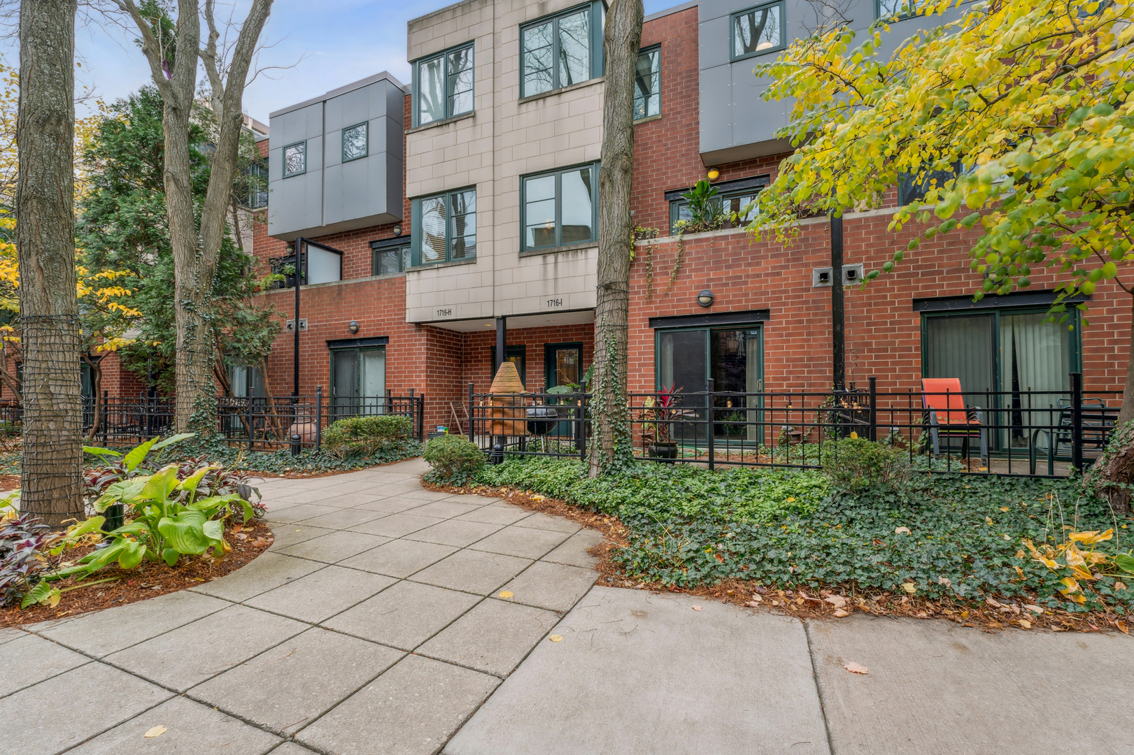 1716 E 54th Street Unit: I