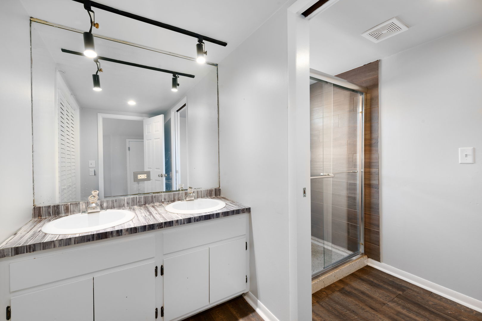 936 N Ridgeland Avenue