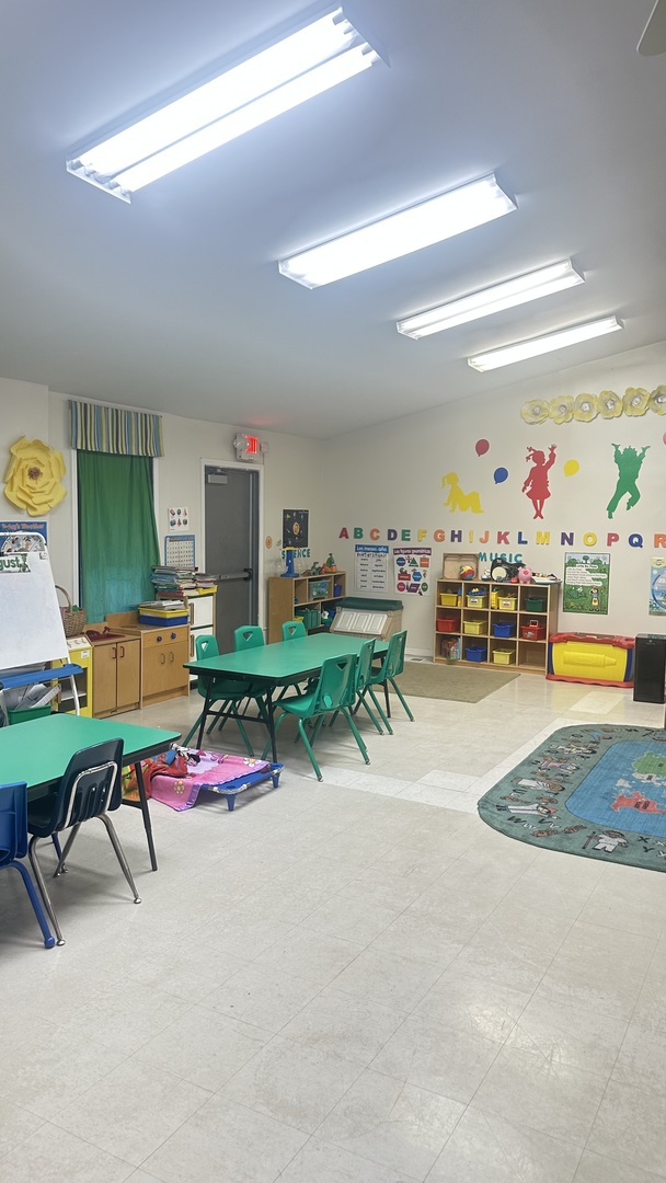 3535 W LINCOLN Highway