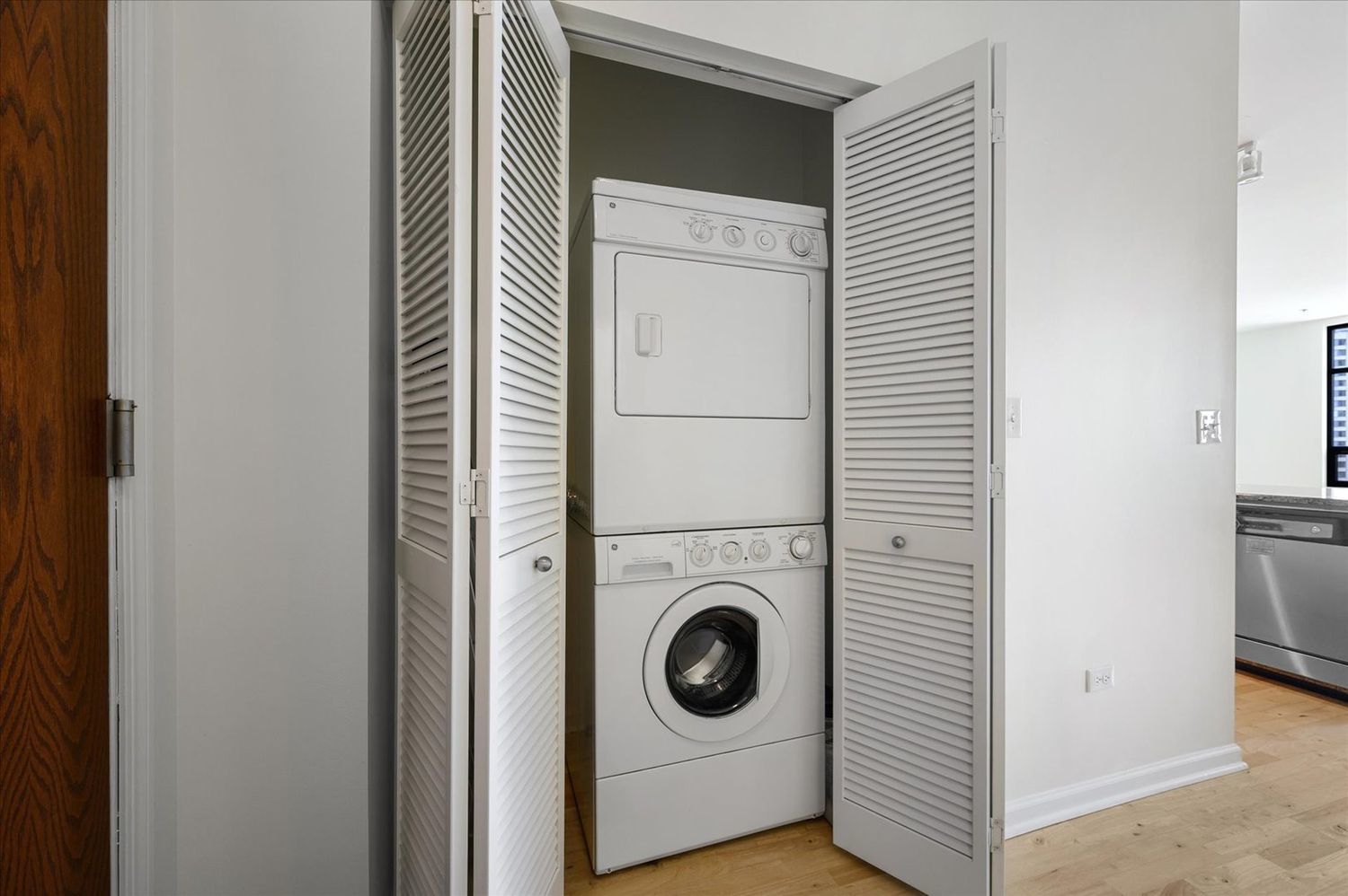 1255 S STATE Street Unit: 1913