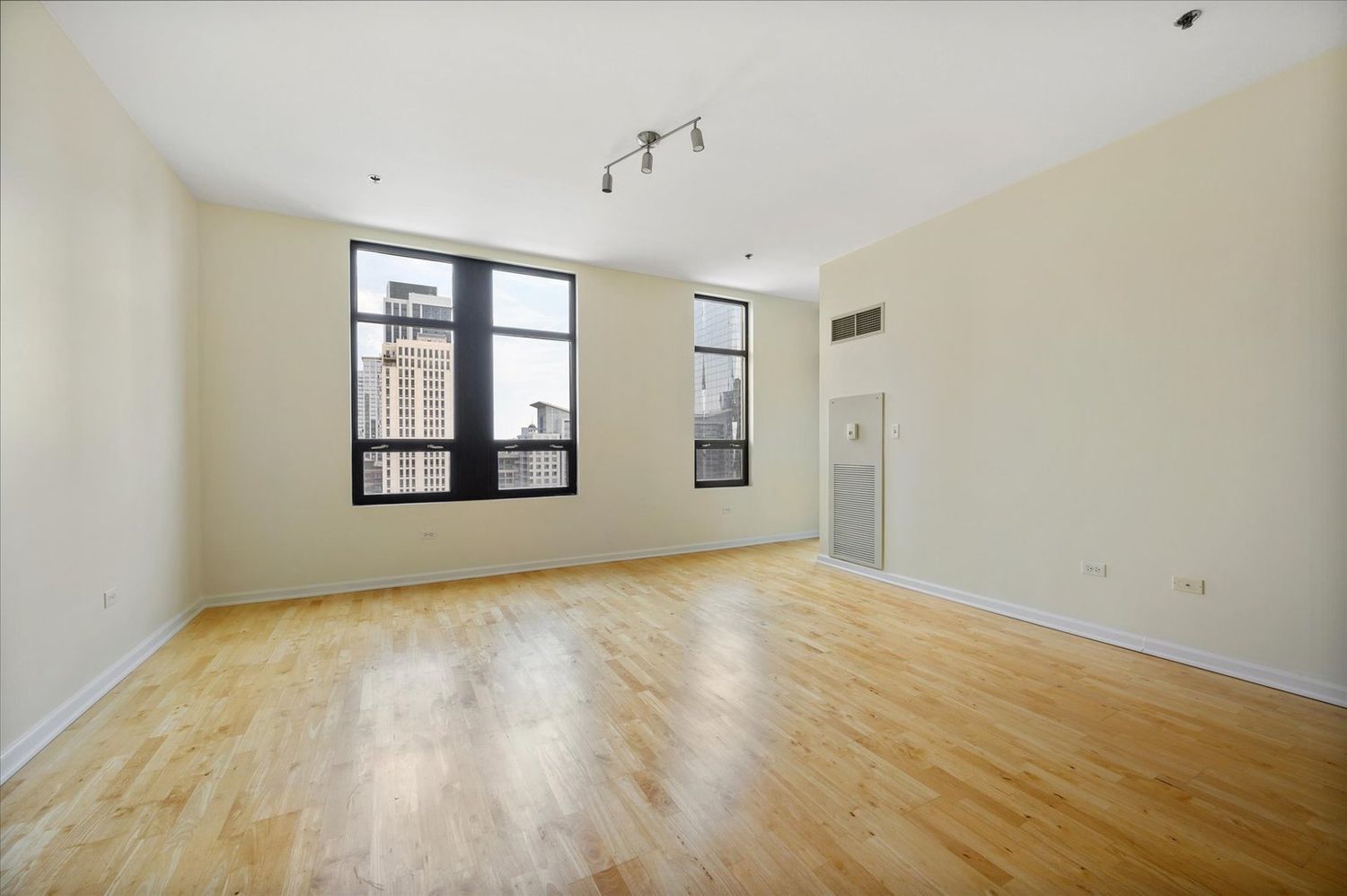 1255 S STATE Street Unit: 1913