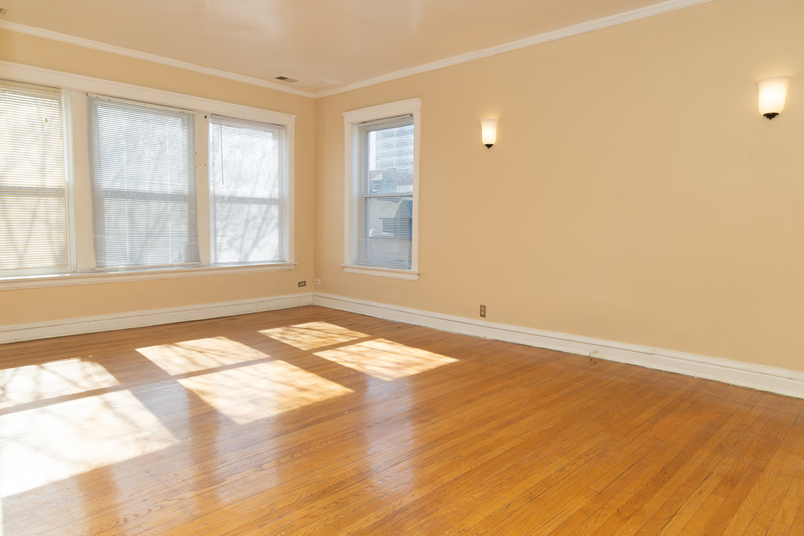 940 E 48th Street Unit: 2