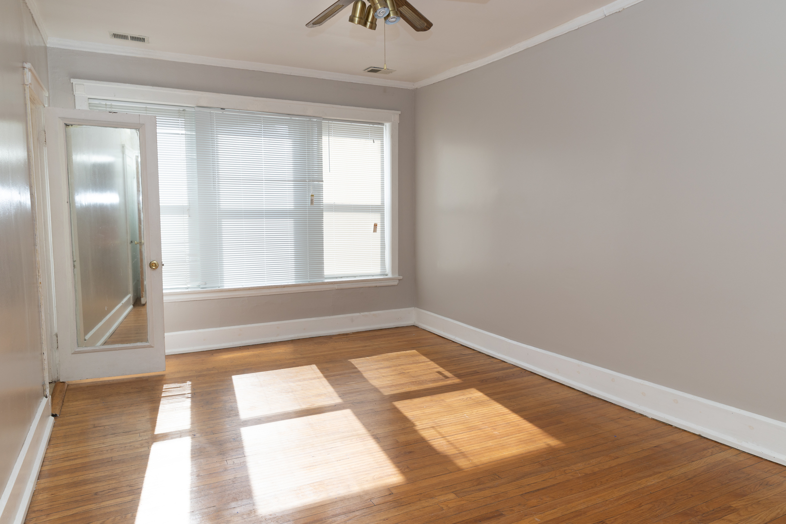 940 E 48th Street Unit: 3