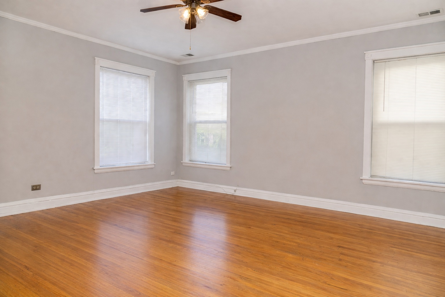 940 E 48th Street Unit: 3