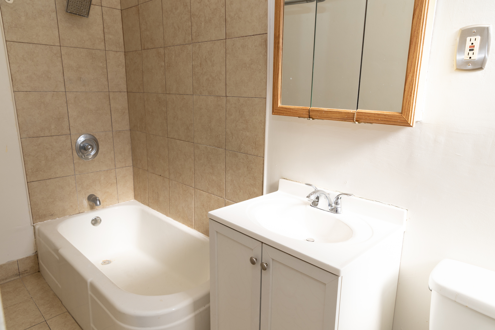 940 E 48th Street Unit: 3