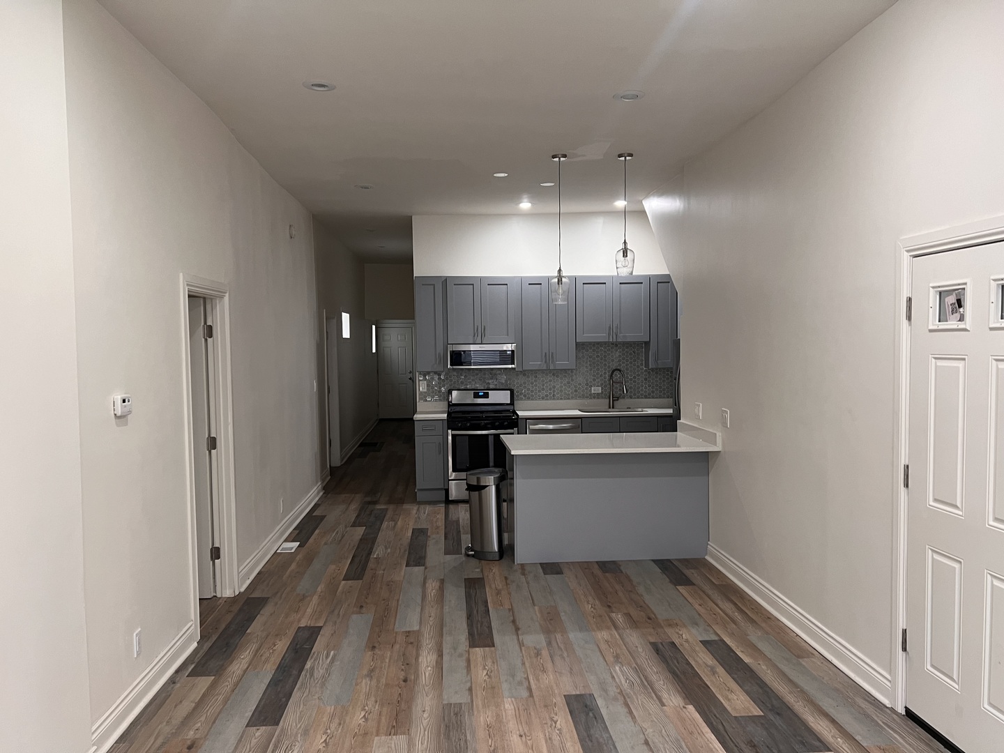 611 E 50th Place