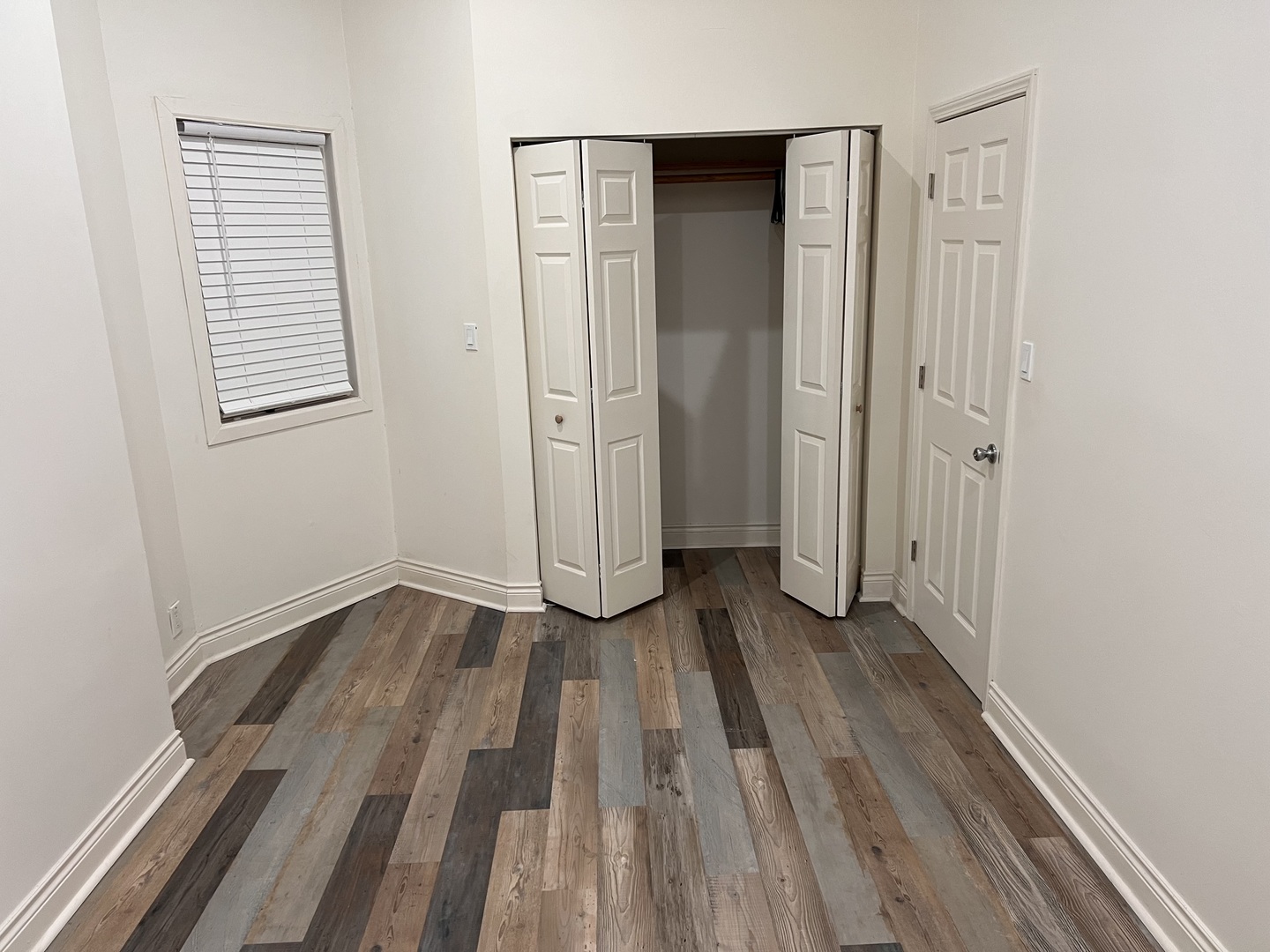 611 E 50th Place