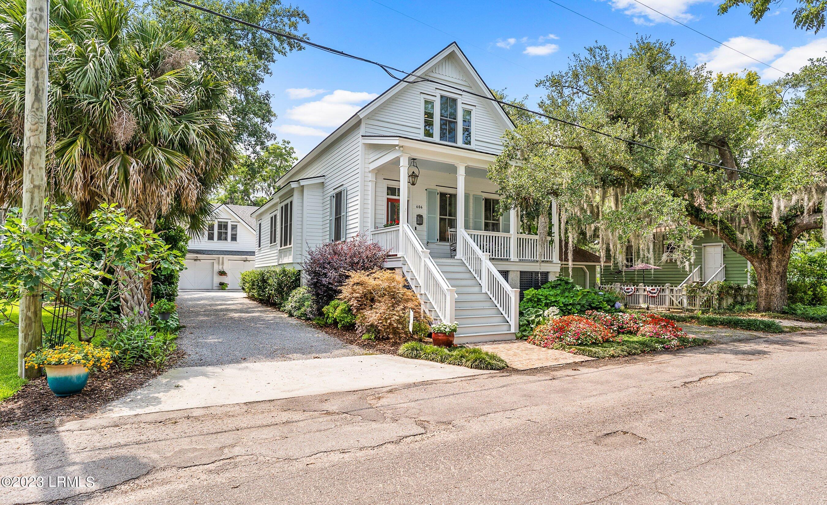 606 New Street