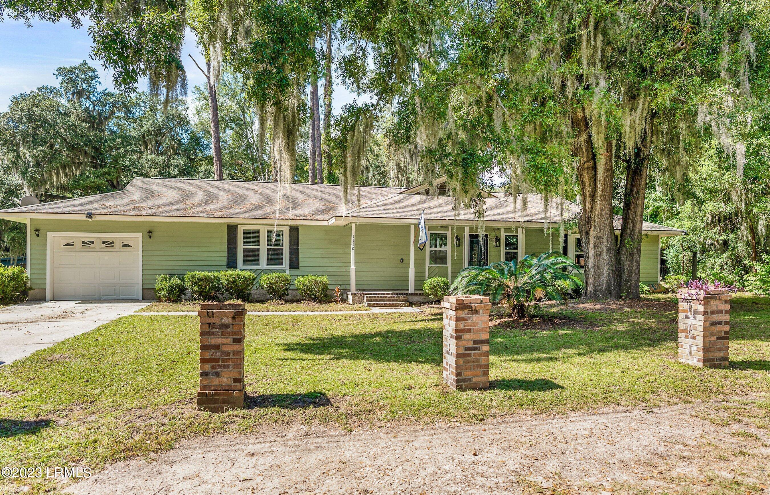 1110 Hookstra Lane