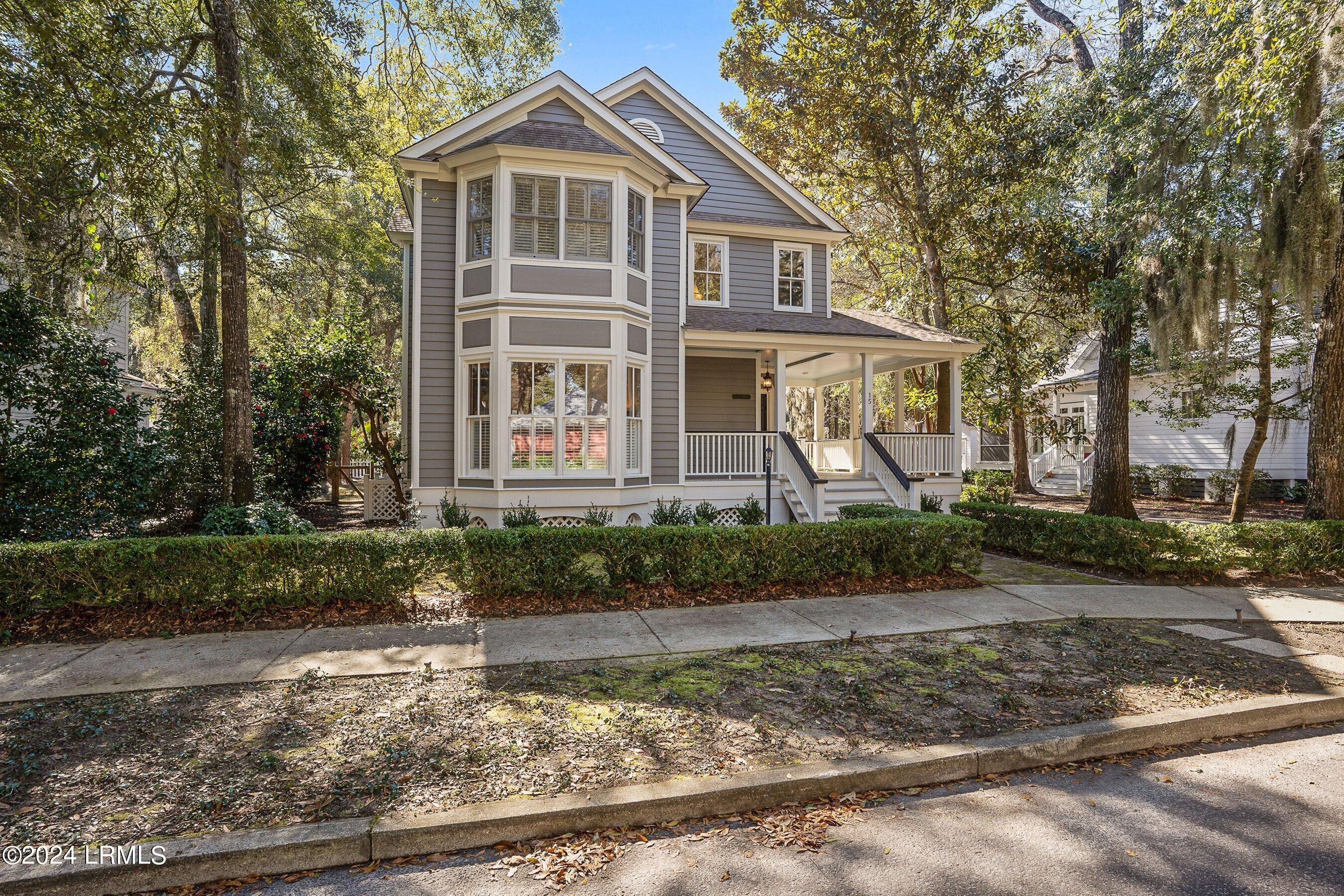 15 Newpoint Road