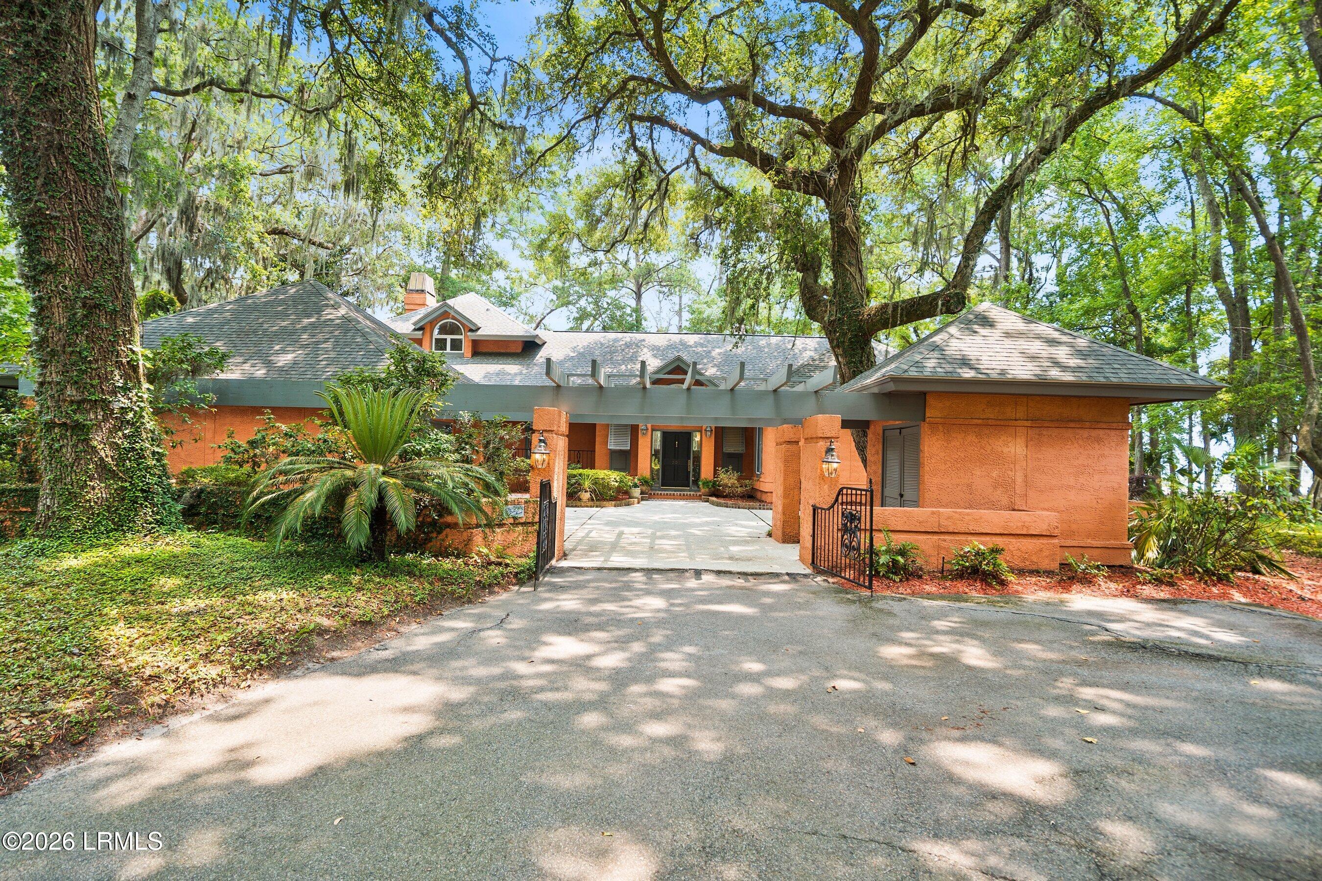 207 Odingsell Court, St. Helena Island