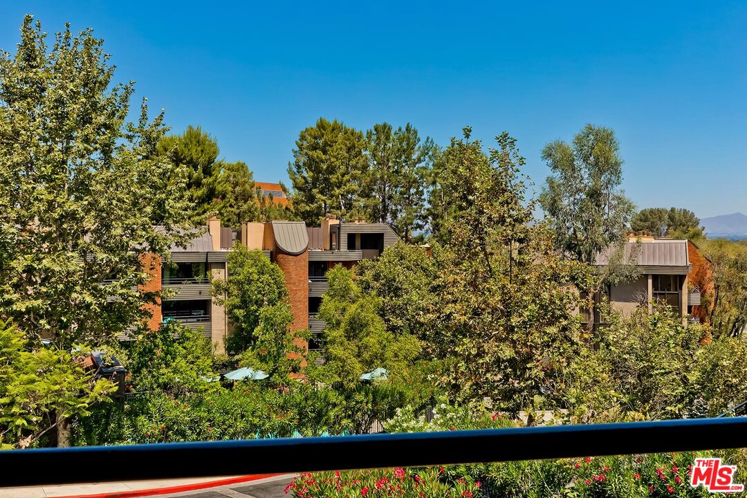 4760 Park Encino Ln Unit: 109