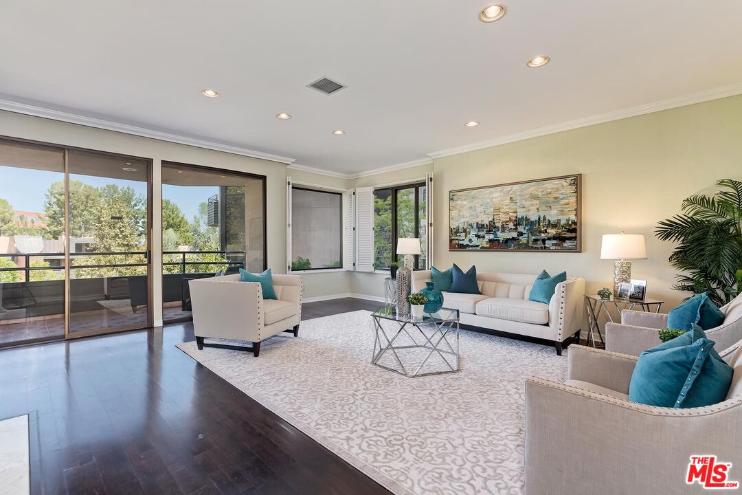 4760 Park Encino Ln Unit: 109