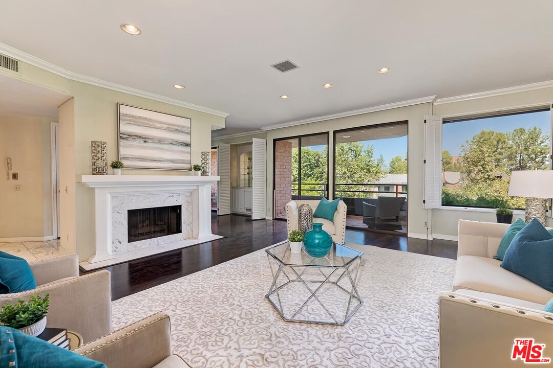 4760 Park Encino Ln Unit: 109