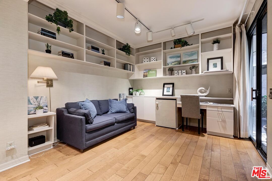 4760 Park Encino Ln Unit: 109