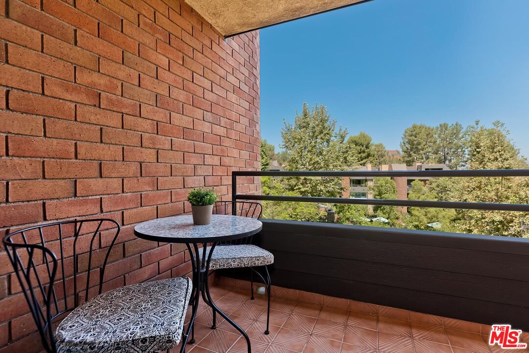 4760 Park Encino Ln Unit: 109