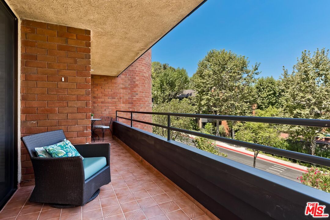 4760 Park Encino Ln Unit: 109