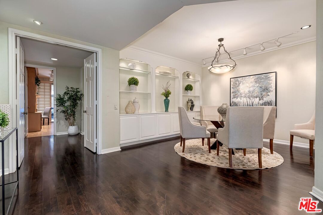 4760 Park Encino Ln Unit: 109