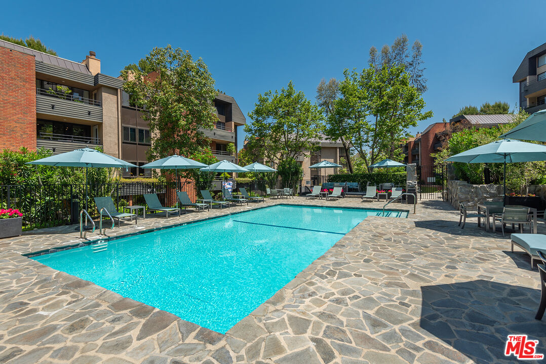 4760 Park Encino Ln Unit: 109