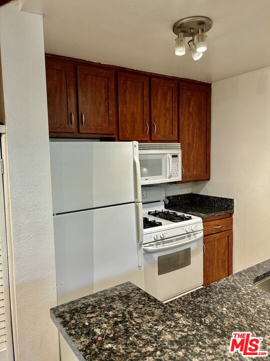 18645 Hatteras St Unit: 274