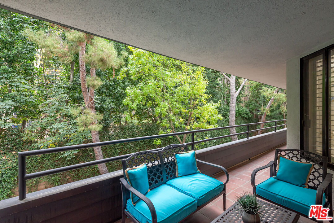 4736 Park Encino Ln Unit: 215