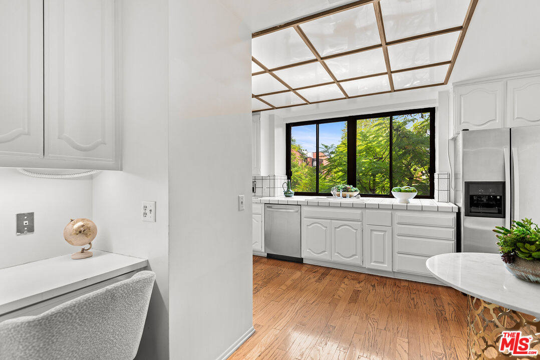 4736 Park Encino Ln Unit: 215