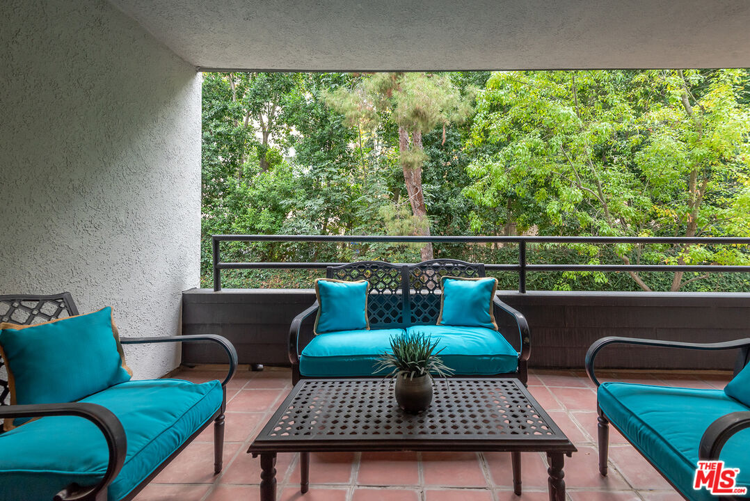 4736 Park Encino Ln Unit: 215