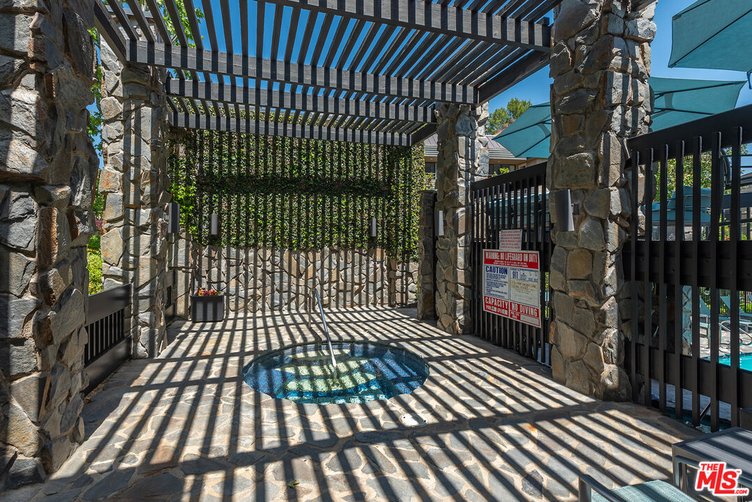 4736 Park Encino Ln Unit: 215