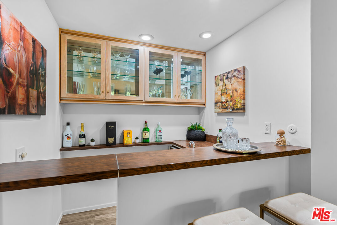 4736 Park Encino Ln Unit: 215