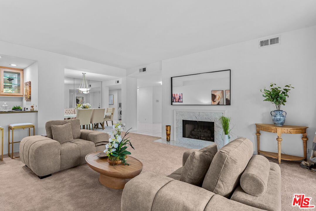 4736 Park Encino Ln Unit: 215