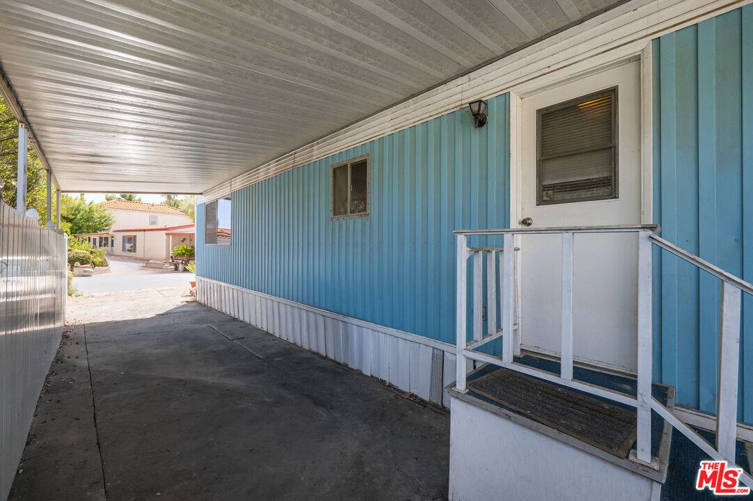 120 Navajo Ln