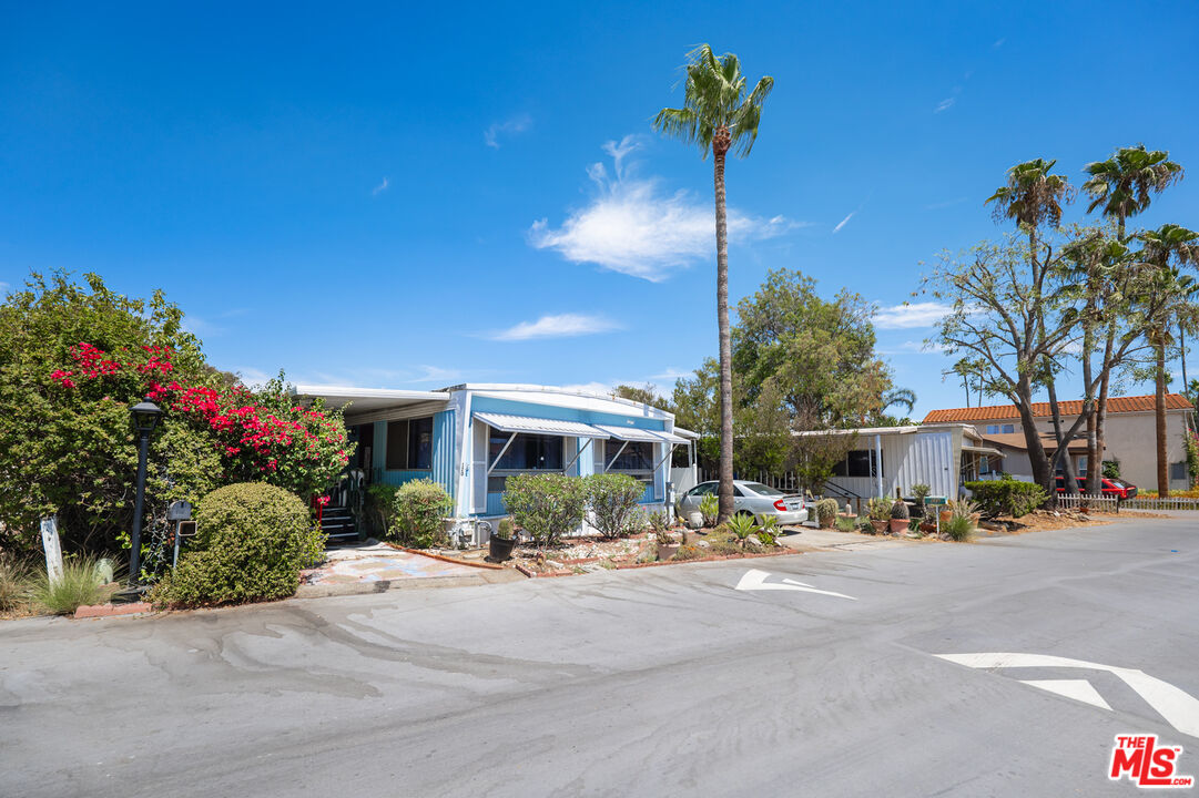 120 Navajo Ln
