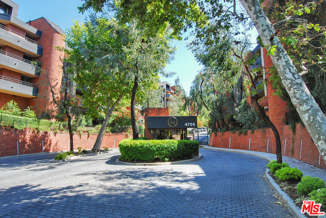 4784 Park Encino Ln Unit: 103