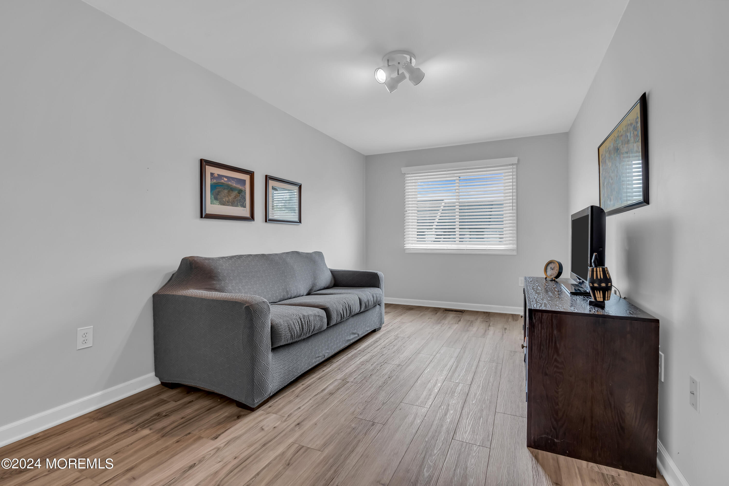 17 Lexington Circle