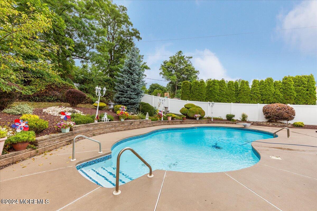 14 Brentwood Road