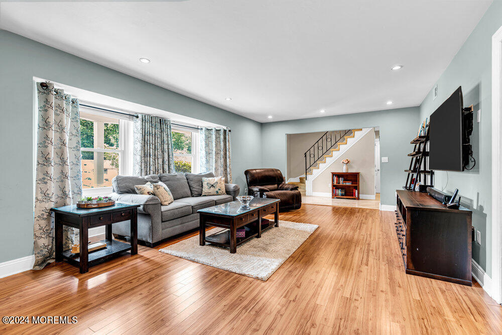 80 Warren Drive