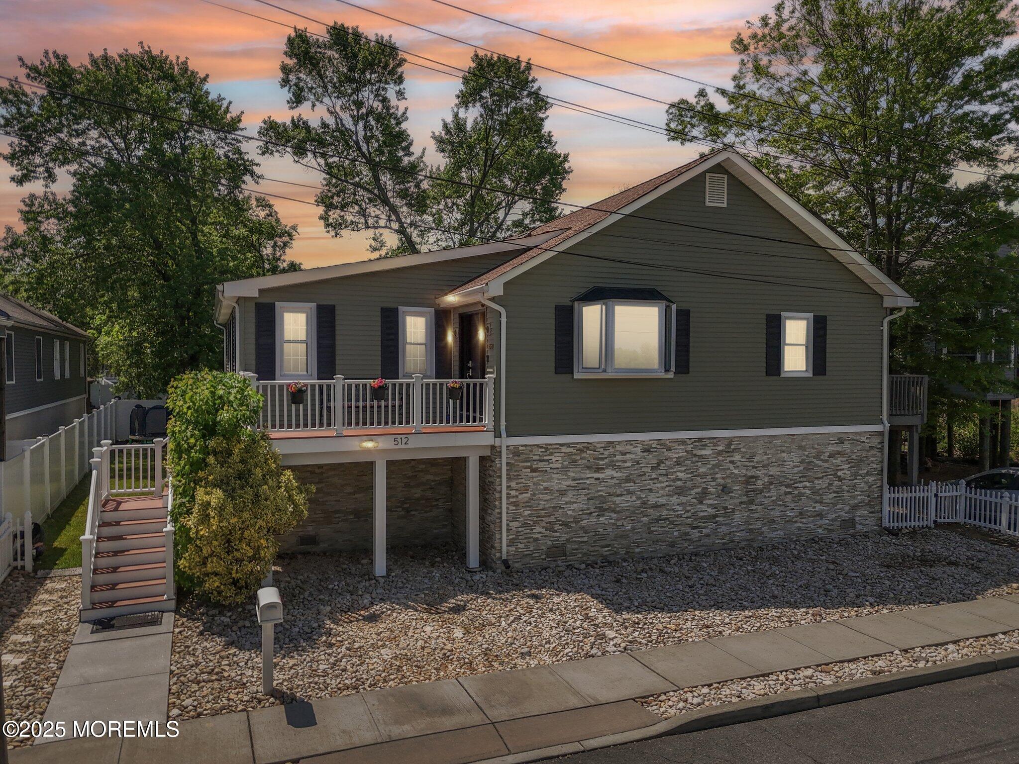 512 Central Avenue