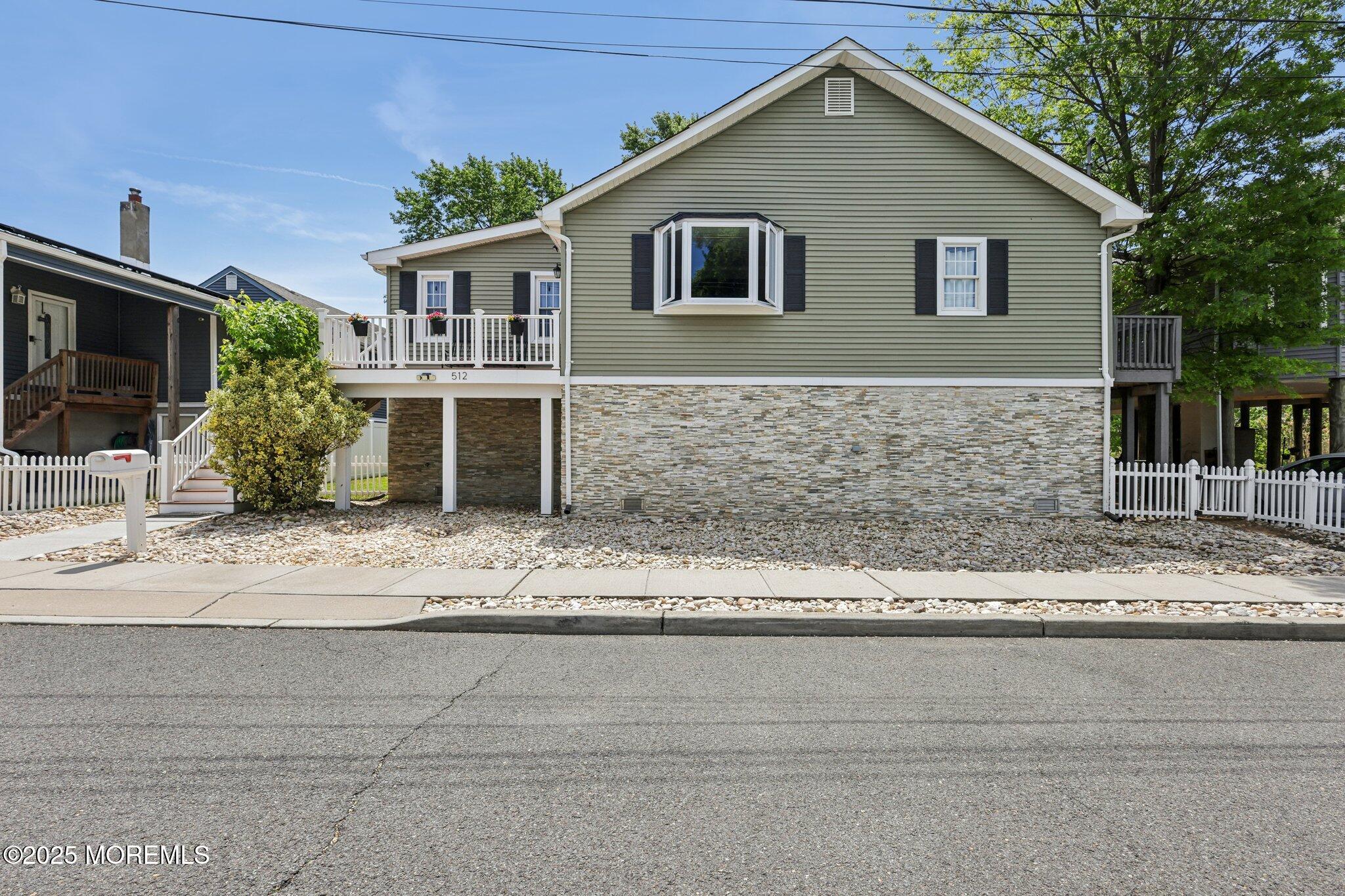 512 Central Avenue